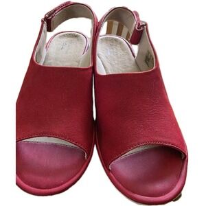 Clarks Women's Reedly Shaina Wedge Sandal Red Nubuck Size 7 M